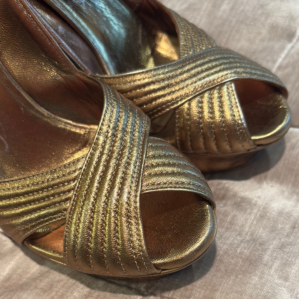 Gucci Gold Quilted Slingback Heels 37 1/2 Couture Italian